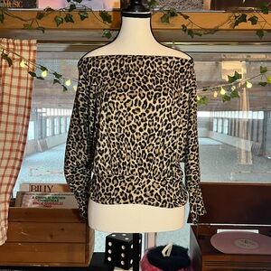 🐆Leopard Print Off-Shoulder Top🐆